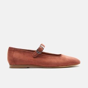 Le Monde Beryl MARY JANE
Brown Suede ballet flat size 40